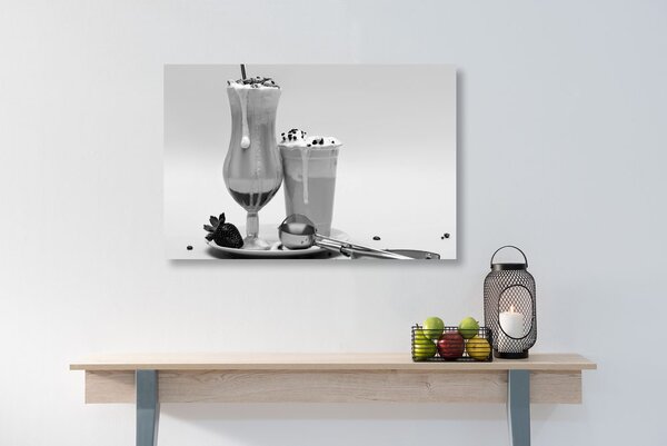 Tablou cocktail de lapte în design alb-negru