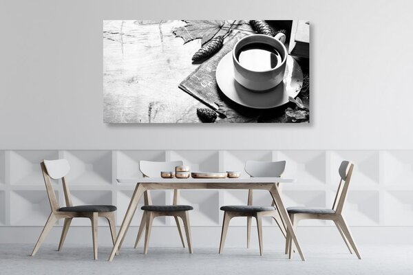 Tablou o cană de cafea cu atingere de toamnă în design alb-negru