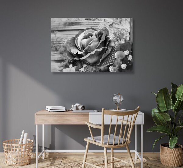 Tablou trandafir vintage în design alb-negru