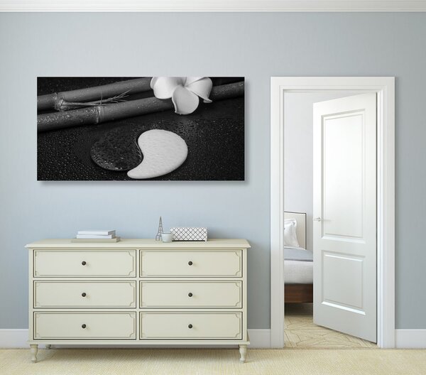 Tablou Spa natura moartă cu simbolul Yin și Yang în design alb-negru