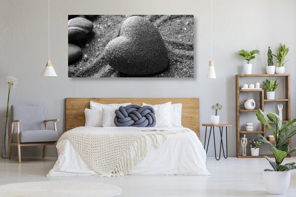 Tablou Zen piatră sub formă de inimă în design alb-negru