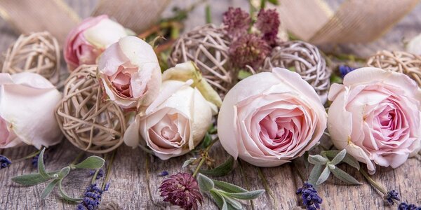 Tablou compoziție florală festivă de trandafiri