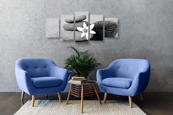 Tablou 5-piese floare și pietre în nisip în design alb-negru