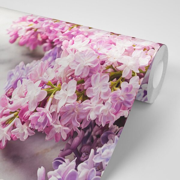 Fototapet liliac pe marmură