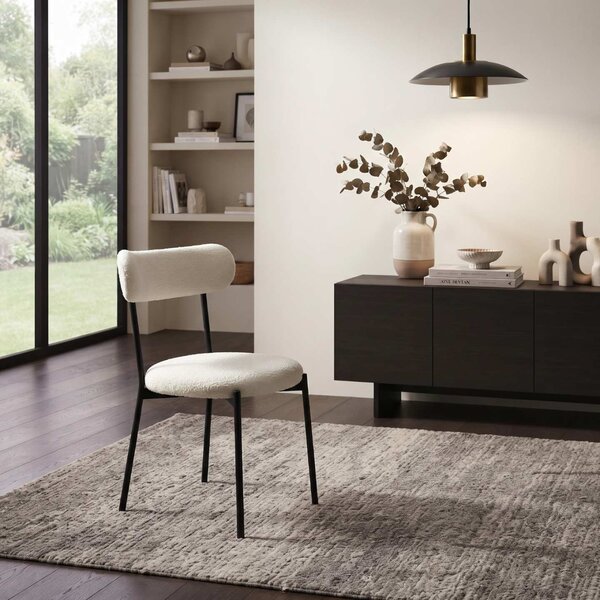 Scaun Bucătărie Lana Alb, tapițat cu stofă boucle, picioare metalice negre, 83×53×43 cm