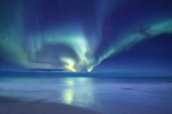 Fototapet aurora polară deasupra oceanului
