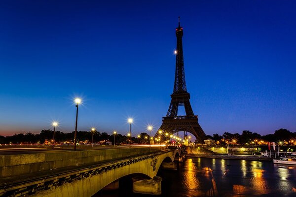 Fototapet Turnul Eiffel noaptea
