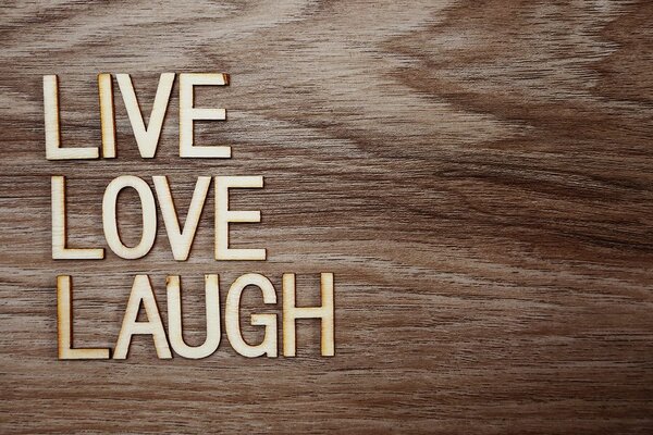 Tapet cu cuvintele - Live Love Laugh