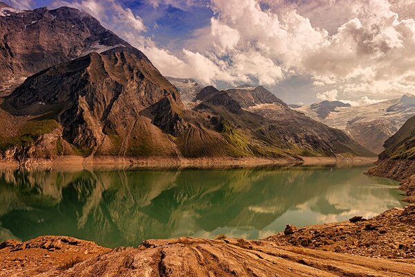 Fototapet lac în munți