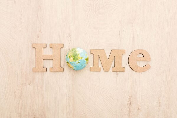 Tapet cu inscripția eco Home