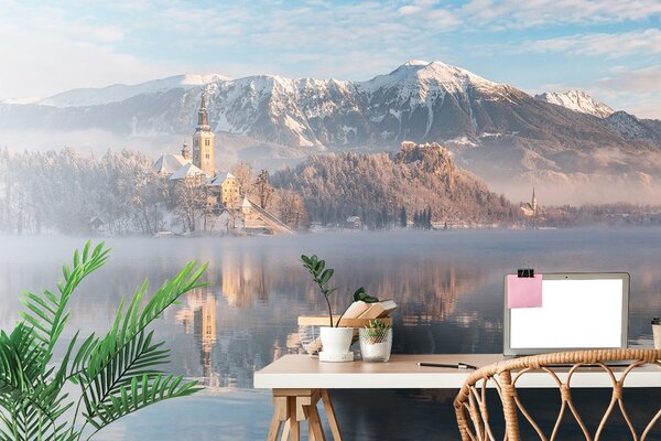 Fototapet biserica de lângă lacul Bled din Slovenia
