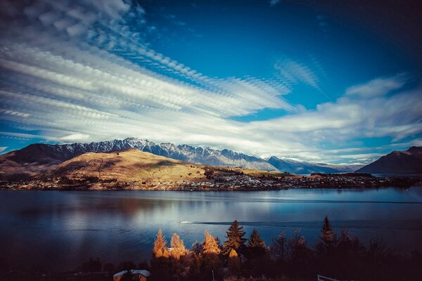 Fototapet seara devreme lângă lac