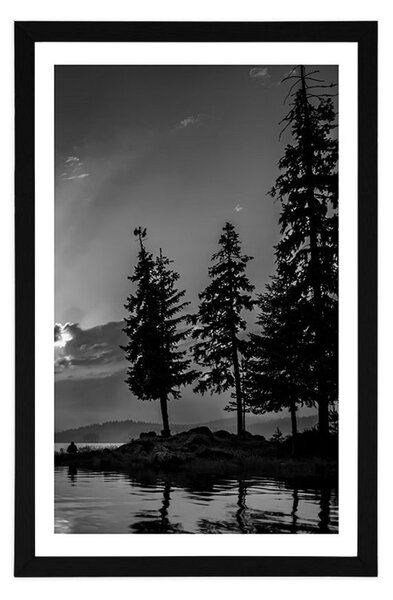 Poster cu passepartout lac de munte în design alb-negru