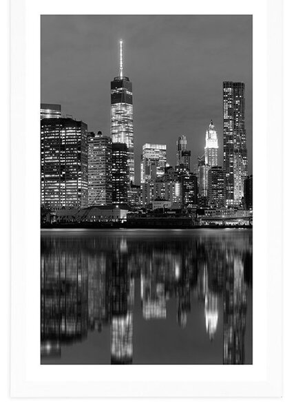 Poster cu passepartout reflecția Manhattanului în apă în design alb-negru