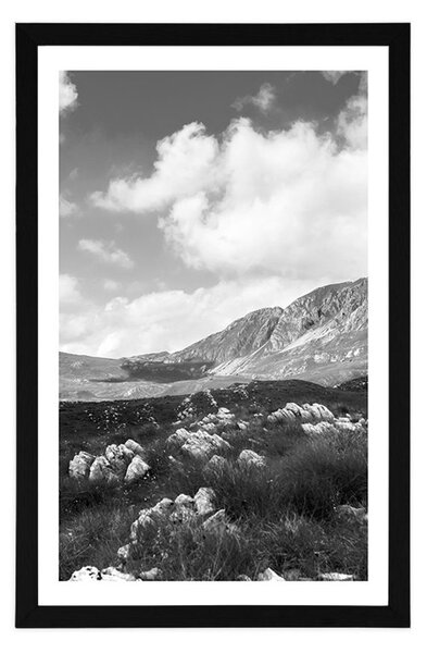 Poster cu passepartout vale în Muntenegru în design alb-negru