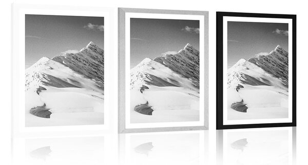 Poster cu passepartout munți înzăpeziți în design alb-negru