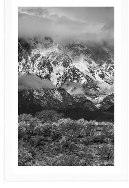 Poster cu passepartout peisaj montan unic în design alb-negru