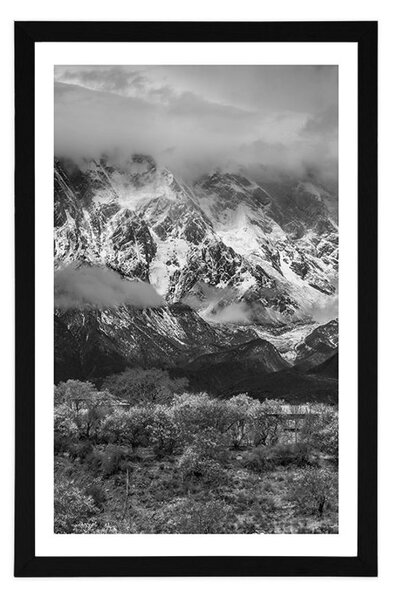 Poster cu passepartout peisaj montan unic în design alb-negru