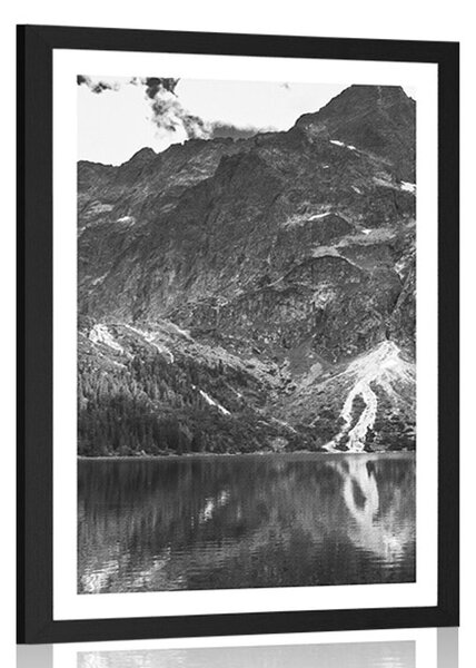 Poster cu passepartout ochiul mării în Tatra în design alb-negru