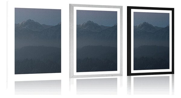 Poster cu passepartout lună plină deasupra munților