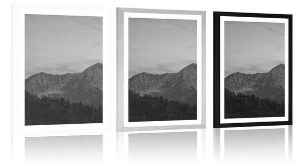 Poster cu passepartout munți în design alb-negru