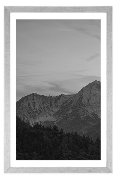 Poster cu passepartout munți în design alb-negru