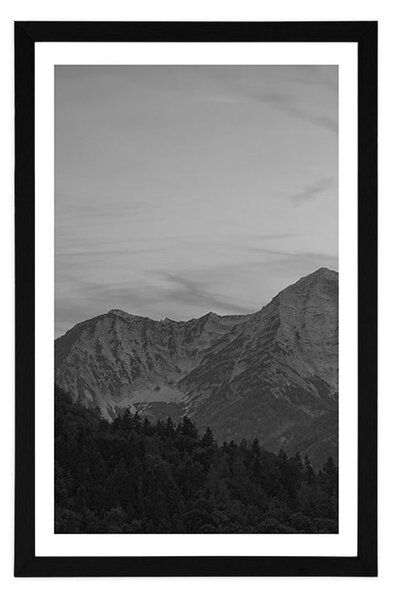 Poster cu passepartout munți în design alb-negru