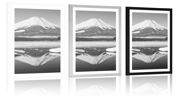 Poster cu passepartout muntele japonez Fuji în design alb-negru