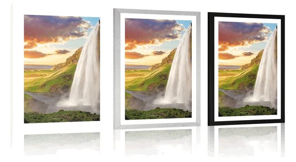 Poster cu passepartout cascadă maiestuoasă în Islanda