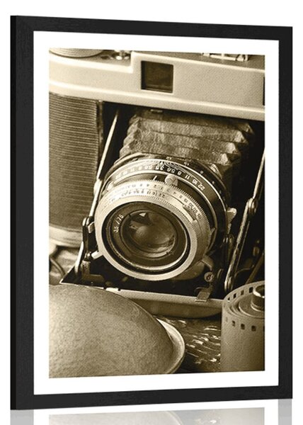 Poster cu passepartout cameră foto veche în design sepia