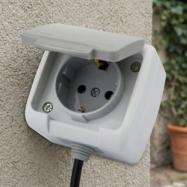 Priza de perete pentru exterior, montaj aparent, cu impamantare IP54, rezistenta la umezeala