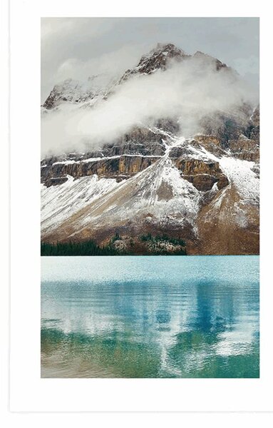 Poster cu passepartout lacul din apropierea muntelui frumos