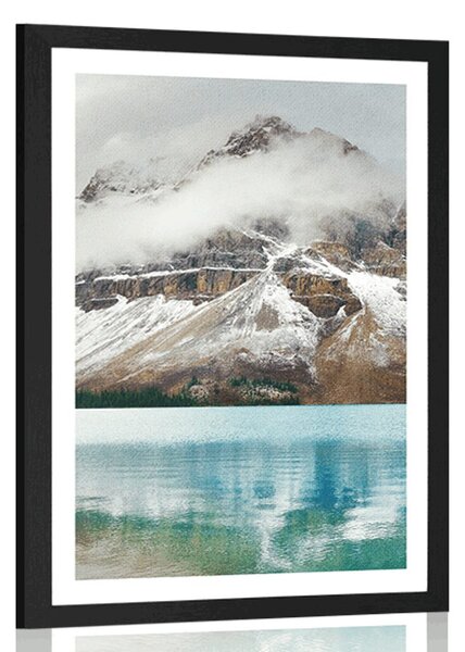 Poster cu passepartout lacul din apropierea muntelui frumos