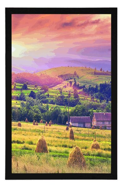 Poster grămadă de fân în munțile carpaților