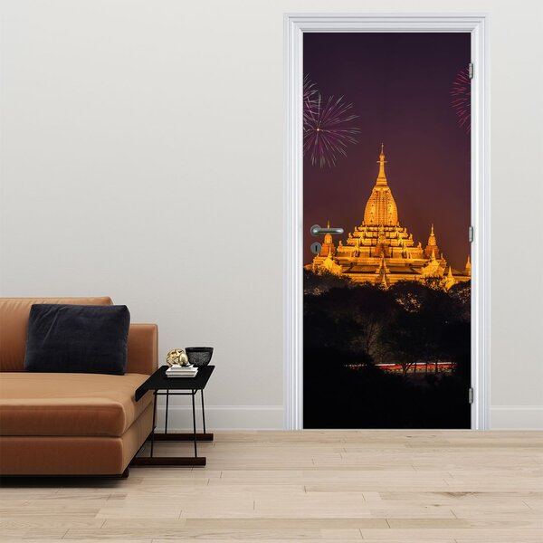 Fototapet pentru ușă - Artificii în Asia (95x205cm)