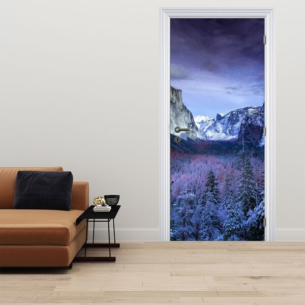 Fototapet pentru ușă - Peisaj montan de iarnă (95x205cm)