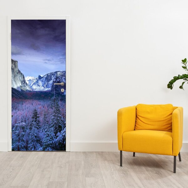 Fototapet pentru ușă - Peisaj montan de iarnă (95x205cm)
