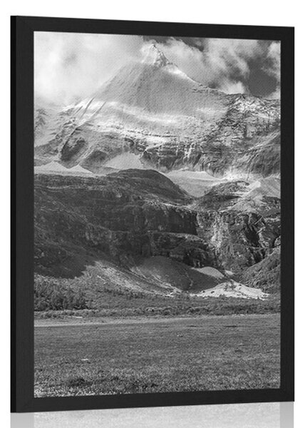 Poster peisaj montan maiestuos în design alb-negru