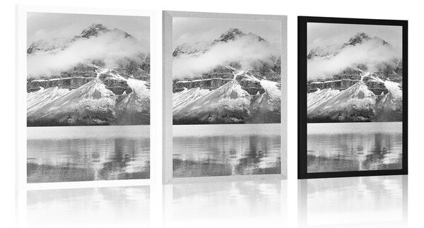 Poster lacul din apropierea muntelui frumos în design alb-negru