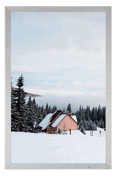 Poster cabană în natura înzăpezită