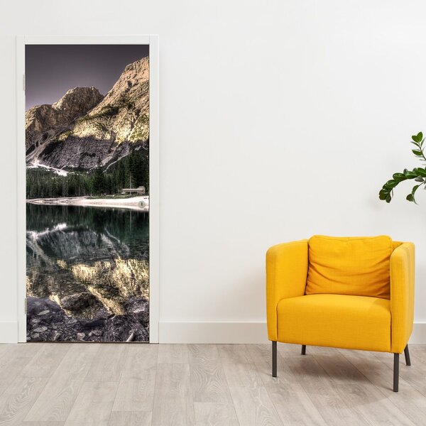 Fototapet pentru ușă - Lac în munți (95x205cm)