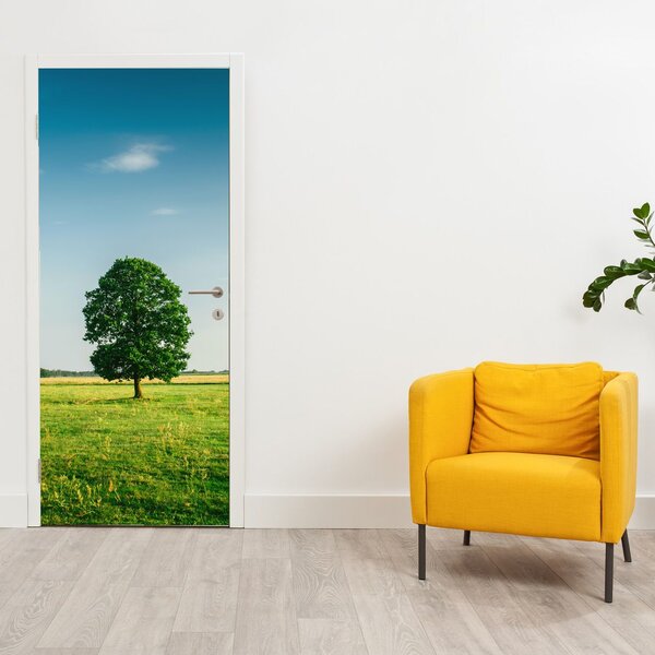 Fototapet pentru ușă - Copac în luncă (95x205cm)