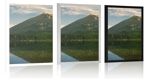 Poster lacul lângă munți