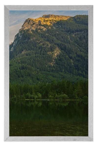 Poster lacul lângă munte