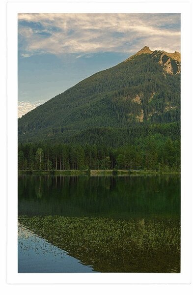 Poster lacul lângă munți