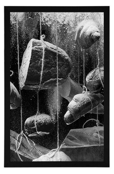 Poster produse de patiserie agățate pe frânghie în design alb-negru
