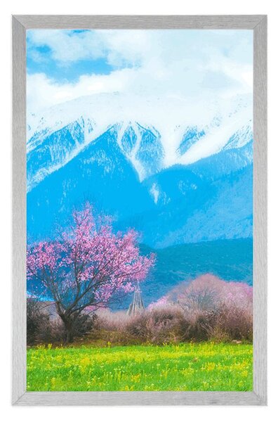 Poster copac magic în mijlocul munților