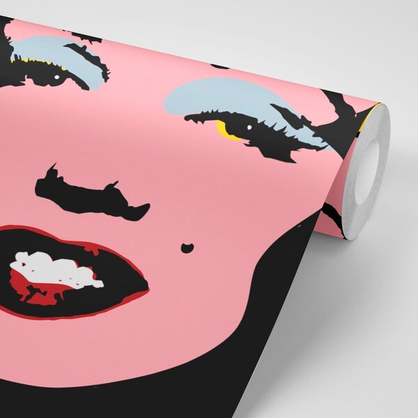 Tapet pop art Marilyn Monroe pe fundalul maro