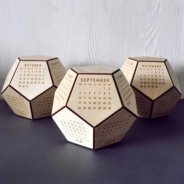 Calendar 3D din lemn
