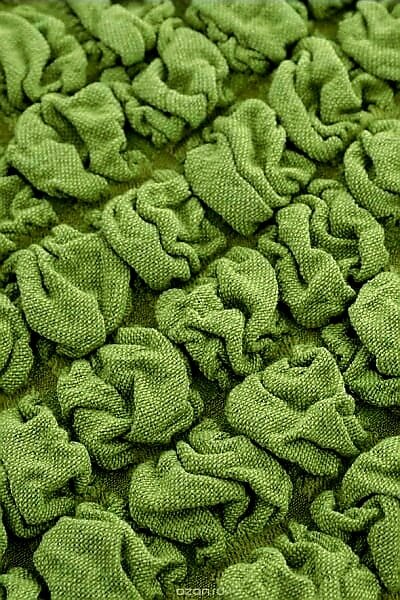 Set 2 huse elastice si creponate pentru fotolii, cu volanas, culoare Verde